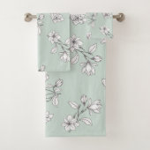White Magnolia Mint Green Bad Handdoek (Insitu)