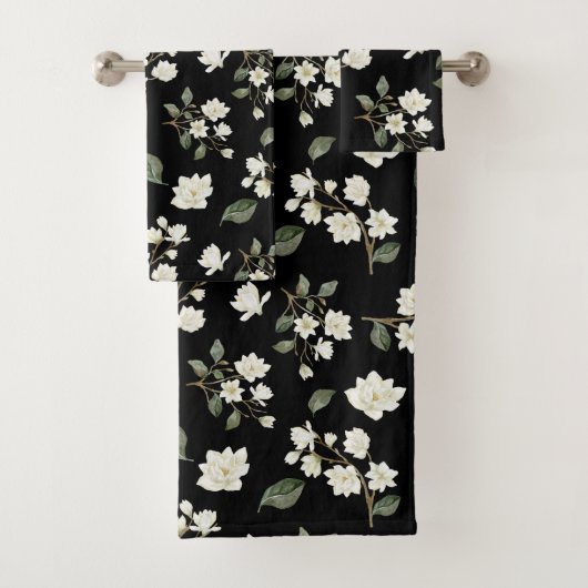 White Magnolia Waterverf Pattern Black Bad Handdoek (Insitu)