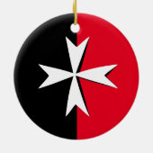 White Maltese Cross & Malta flag symbol / messghts Keramisch Ornament (Achterkant)