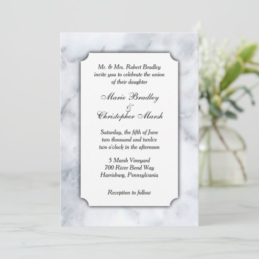 White Marble Classy Wedding Uitnodiging (Staand voorkant)