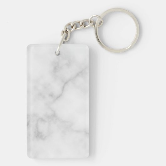 White Marble Modern Script Personalized Groomsmen Sleutelhanger (achterkant)