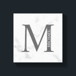 White Marble Persoonlijke Monogram en Naam Canvas Afdruk<br><div class="desc">Het gepersonaliseerde Monogram en het Ontwerp van de Naam kenmerkt gepersonaliseerd monogram en naam in klassieke serif doopvontstijl. Perfect als huisdecors, huisvretende cadeaus, feestcadeaus voor familie, nieuwigheden en nog veel meer.</div>
