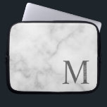 White Marble Persoonlijke Monogram en Naam Laptop Sleeve<br><div class="desc">Gepersonaliseerde Monogram- en naamcadeaus met gepersonaliseerde monogram en naam in klassieke stijl van het serif lettertype.</div>