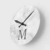 White Marble Persoonlijke Monogram en Naam Ronde Klok (Hoek)
