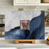 White marble Roos Gold Navy Blue Agate Monogram Snijplank