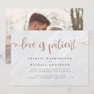 White marble & Roos Gold Script Love is Patient Kaart