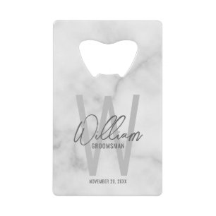 White Marble Script Specialized Groomsman's Name Creditkaart Flessenopener