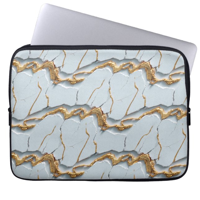 White Marble Texture with Cracked Gold Veins Laptop Sleeve (Voorkant)