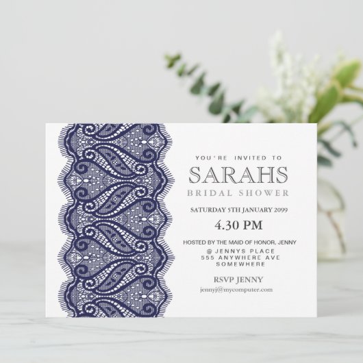 White met Navy Lace Vrijgezellenfeest Party Invite Kaart (Staand voorkant)