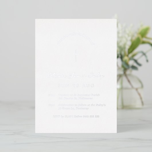 White Minimal Baptism Christening Cross Uitnodigin Folie Uitnodiging (Staand Voorkant)