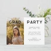 White Modern Elegant Botanicals Afstudeerder Foto: Kaart (Staand voorkant)