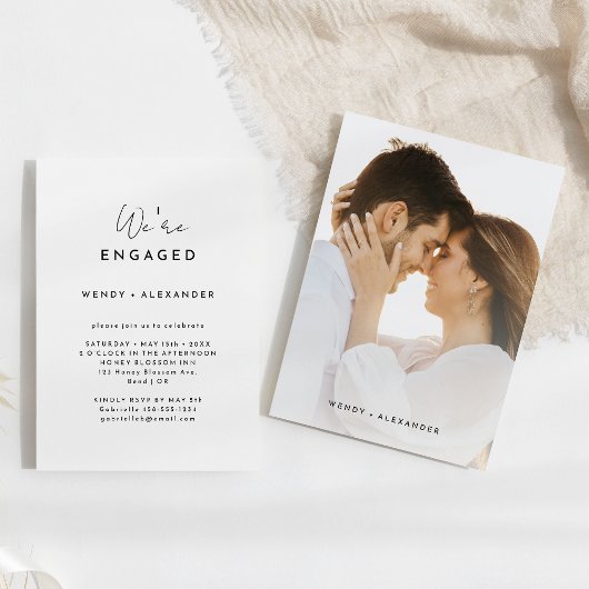 White Modern Script We're Engaged Photo Verloving Kaart