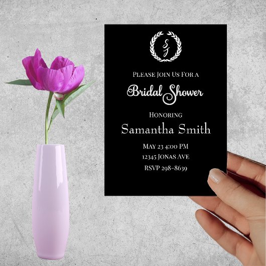 White Monogram Wreath on black Bridal Shower Kaart