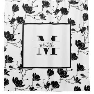 White Monogrammed White en Black Magnolia Flower Douchegordijn