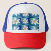 White Narcissus Pattern Trucker Pet (Voorkant)