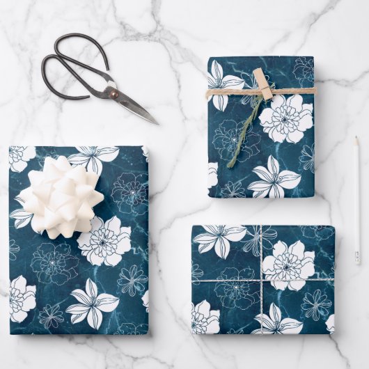 White & Navy Blue Marble Graphic Floral Pattern Inpakpapier Vel (Voorkant)