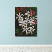 White Nerine Flowers Canvas Print (Insitu (Houten vloer))