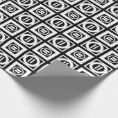 White on Black Geometric Equal Sign Pattern Cadeaupapier (Hoek)