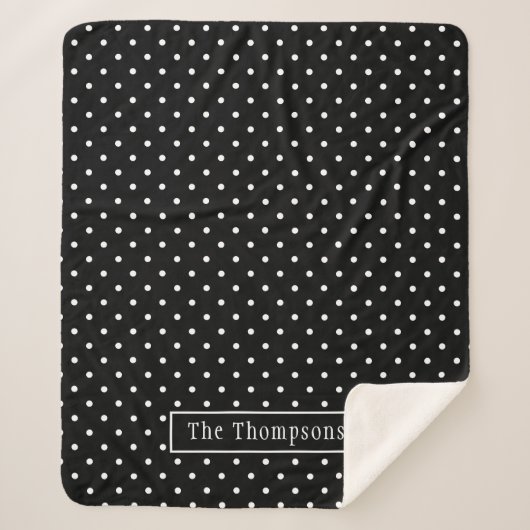 White On Black Polka Dots Pattern With Custom Name Sherpa Deken (Voorkant)