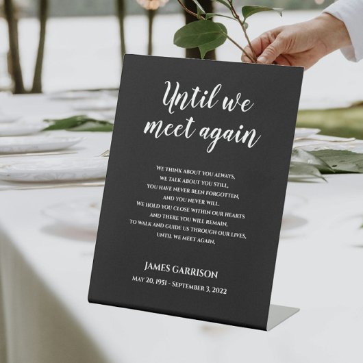 White on Black tot we weer een herdenkingsgedicht  Reclamebord Met Voetstuk