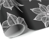 White op Black Sketchy Flowers Cadeaupapier (Rol Hoek)