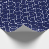 White op Navy Blue Overlapping Circles Cadeaupapier (Hoek)