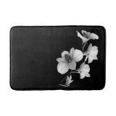 White Orchid on Black Bath Mat (Voorkant)