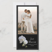 White Orchid op Black Just Married Weduwschap Aankondiging (Voorkant)