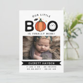 White Our Little Boo eindelijk hier Halloween Baby Aankondiging (Staand voorkant)