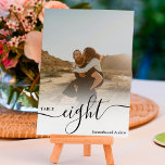 White overlay chic script namen foto's bruiloft kaart<br><div class="desc">De eenvoudige zwarte witte de lijstbekleding van de manuscriptbruiloft,  met een witte bekledingsfoto,  en voegt uw foto bij de rug voor een bruiloft toe houdt het belang.</div>