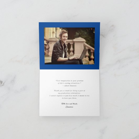 White Overlay Ribbon Graduation Cap Modern Foto Bedankkaart (Binnen)