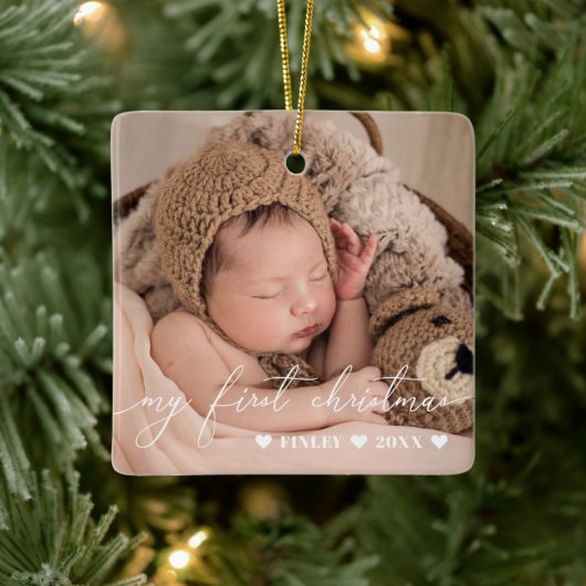 White Overlay Script Baby eerste kerstfoto Keramisch Ornament (Boom)