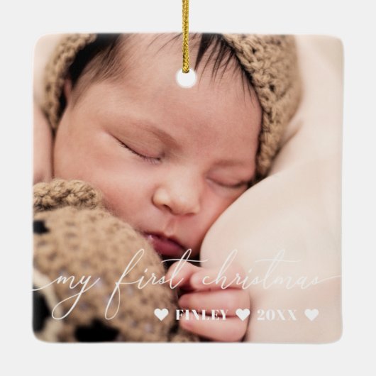 White Overlay Script Baby eerste kerstfoto Keramisch Ornament (Achterkant)