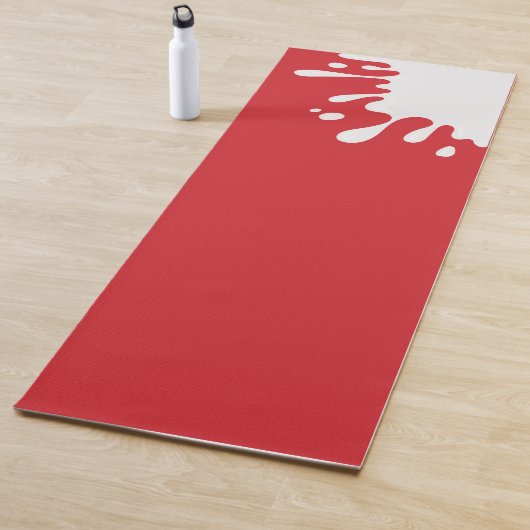 White Paint Splash Cardinaal Red Yogamat (In situ)