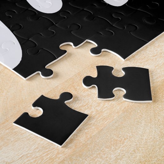 White Paint Splash op Black Serious Legpuzzel (Zijkant)