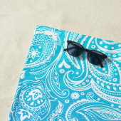 White  Paisley Pattern on Paars & Blue Strandlaken (In situ)