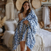 White paisley Pattern on Royal Blue Fleece Deken