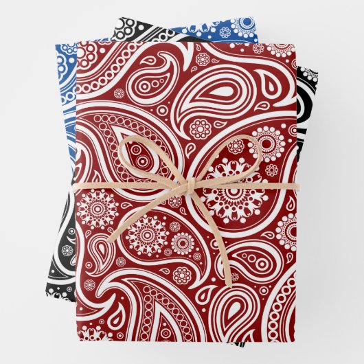 White paisley pattern wrapping paper sheets (In situ)