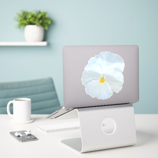 White Pansy Sticker (Laptop op bureau)
