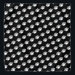 White Paw Print Patroon Bandana<br><div class="desc">Introductie van ons charmante patroon van witte pootafdrukken op een zwarte achtergrond, een ontwerp dat de essentie van uw liefde voor huisdieren vastlegt. Dit prachtige patroon heeft een reeks witte pootafdrukken gerangschikt in een herhaald patroon, waardoor een speels en opvallend effect ontstaat. Of je nu een trotse huisdiereigenaar bent, een...</div>