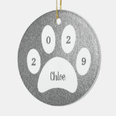 White Paw Print Silver Cat Foto met naam Jaar Keramisch Ornament (Links)