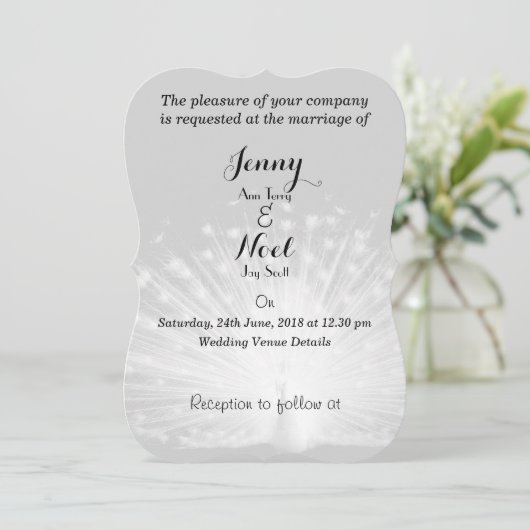 White Peacock Feathers Wedding Invitation Kaart (Staand voorkant)