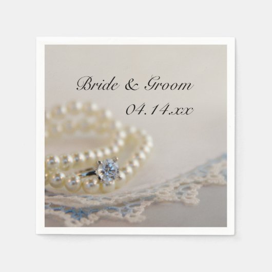 White Pearls, Diamond Ring and Blue Lace Wedding Servet (Voorkant)