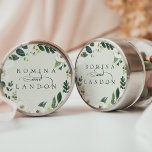 White Peony | Aangepaste Floral Wedding Ronde Sticker<br><div class="desc">Ons White Peony waterverf floral bruiloft collectie is voorzien van delicaat geschilderde waterverf groen,  groen plantaardig bladeren en witte en ivoren pony bloemen. Pas deze stickers met uw namen aan,  die door een decoratief manuscriptaccent worden aangesloten. Ideaal voor het verzegelen van enveloppen voor huwelijksuitnodigingen of voor tassen/dozen.</div>
