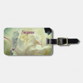 White Peony Flower in Bloom Close up Personated Bagagelabel (Voorkant horizontaal)