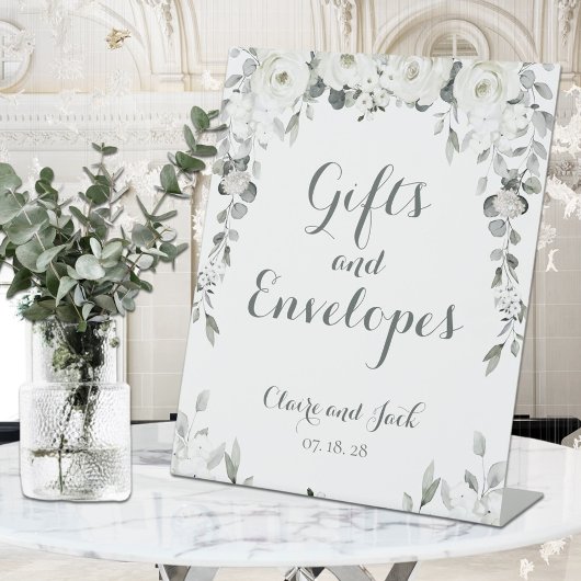 White Peony Silver Greenery 2 Gifts & Envelopes Reclamebord Met Voetstuk