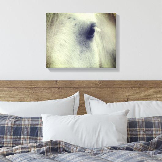 White Percheron Horse Eye Canvas Afdruk (Insitu (Slaapkamer))