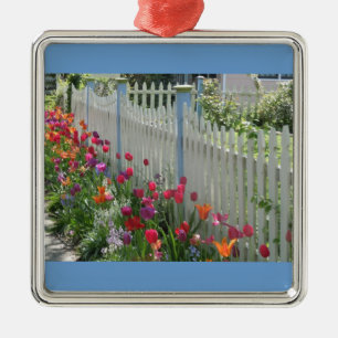 White Picket Fence with Tulips-ornament Metalen Ornament