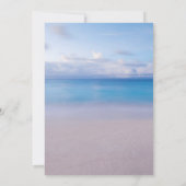 White Plumeria Beach Background Weddenschap Breakf Kaart (Achterkant)
