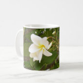 White Plumeria Cofee Mok (Voorkant links)